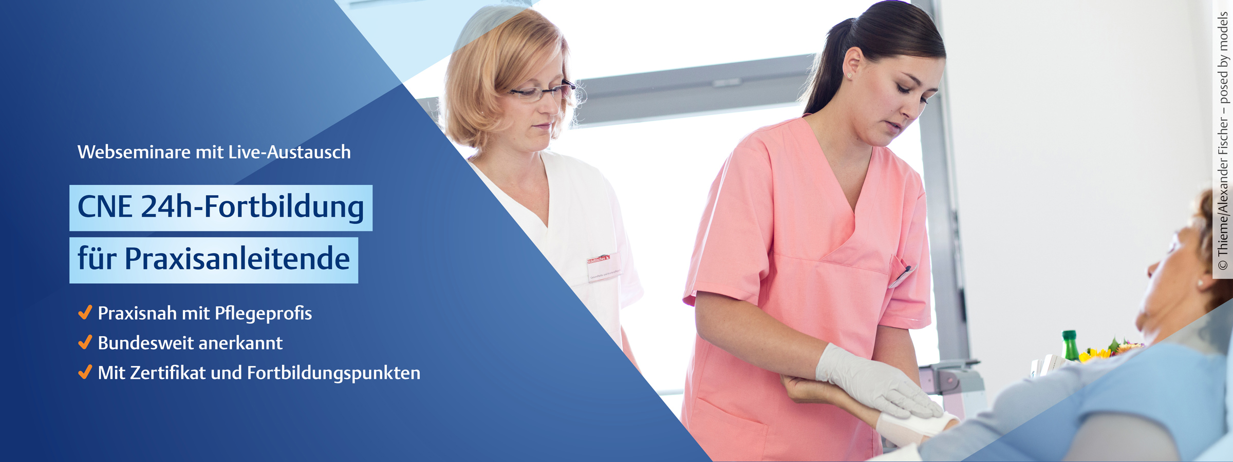 Zwei Pflegende in einer Praxisanleitung-Situation
